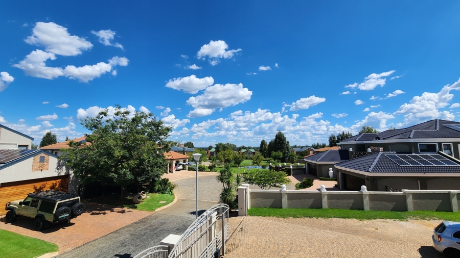 To Let 6 Bedroom Property for Rent in Tuscany Ridge North West